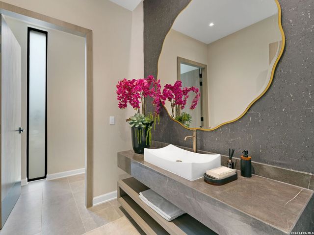 24108 Tres Arroyos, San Antonio, TX 78255