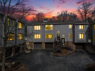 109 Serendipity Dr, Moon/crescent Twp, PA 15108