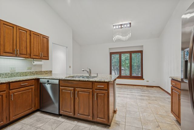 1015 Braemoor Drive 1015B, Downers Grove, IL 60515