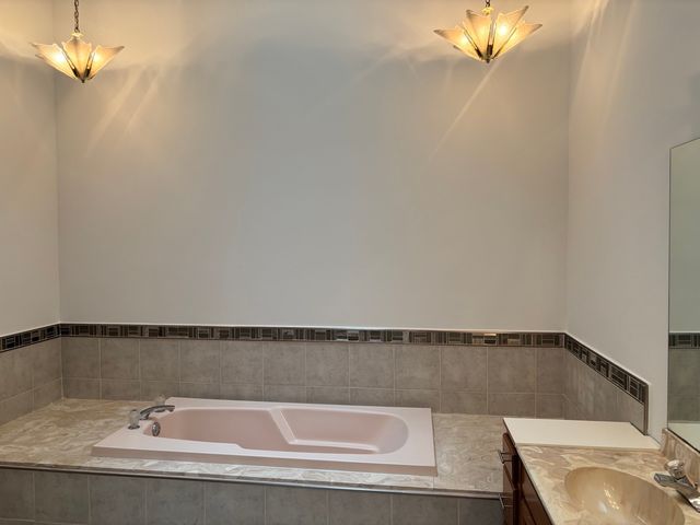 1015 Braemoor Drive 1015B, Downers Grove, IL 60515