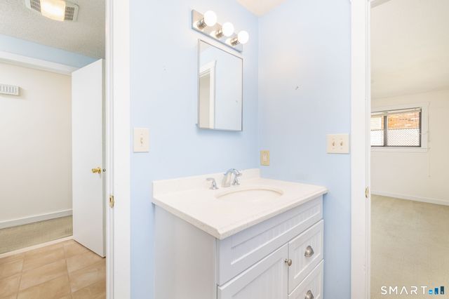 20 West Lakeview Drive, Granby, CT 06035