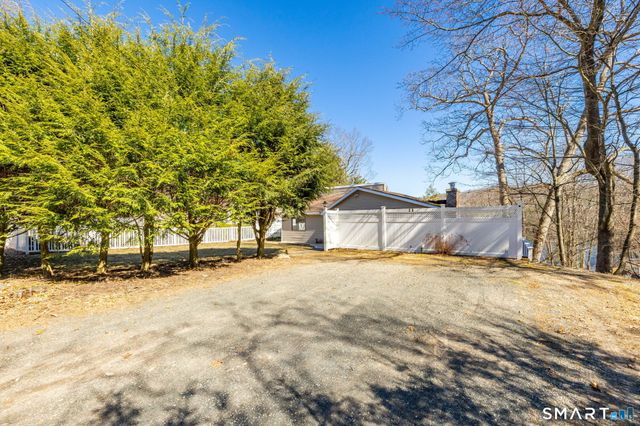 20 West Lakeview Drive, Granby, CT 06035