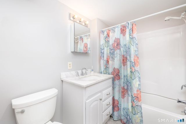 20 West Lakeview Drive, Granby, CT 06035