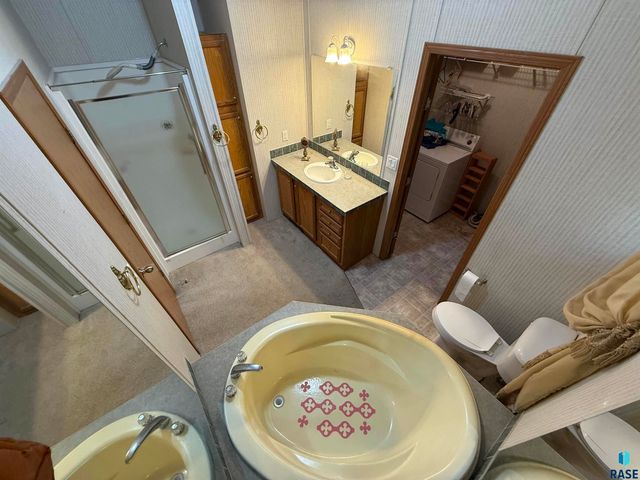 135 E Orleans Pl Place, Sioux Falls, SD 57110