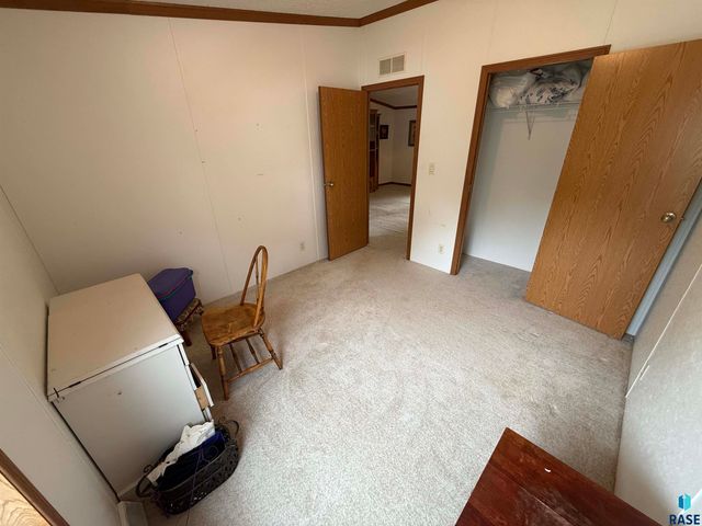 135 E Orleans Pl Place, Sioux Falls, SD 57110