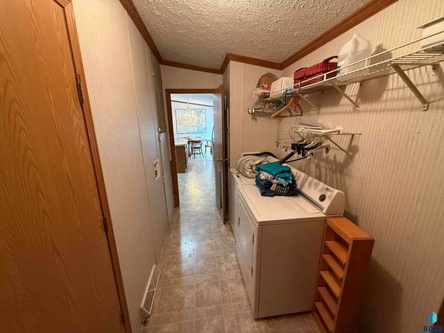 135 E Orleans Pl Place, Sioux Falls, SD 57110