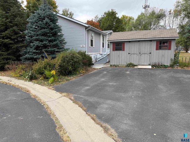 135 E Orleans Pl Place, Sioux Falls, SD 57110