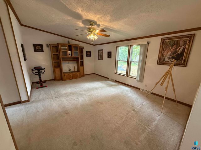 135 E Orleans Pl Place, Sioux Falls, SD 57110