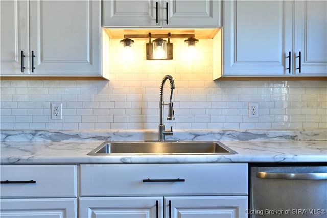 2515 Bishop Circle, Jeffersonville, IN 47130