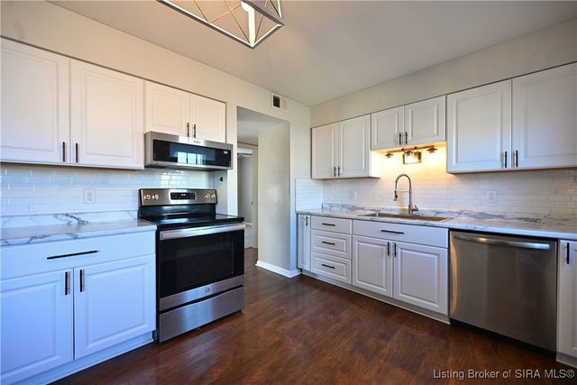 2515 Bishop Circle, Jeffersonville, IN 47130