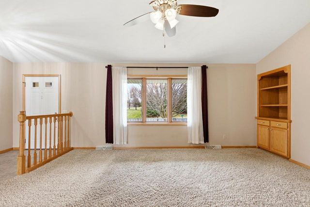 2734 Brooks Ridge Drive, Sun Prairie, WI 53590