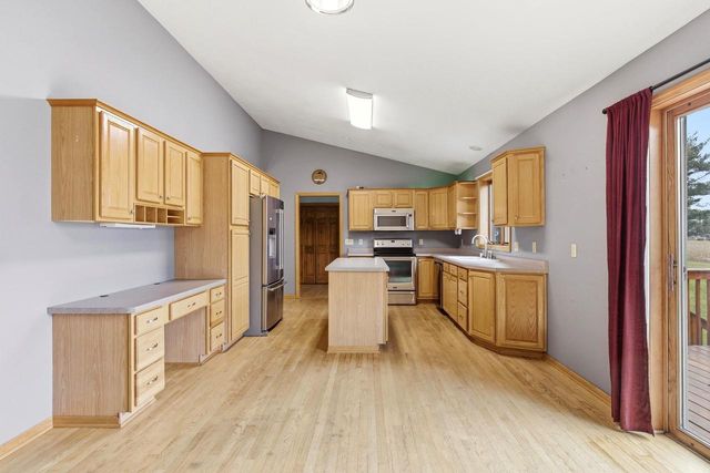 2734 Brooks Ridge Drive, Sun Prairie, WI 53590