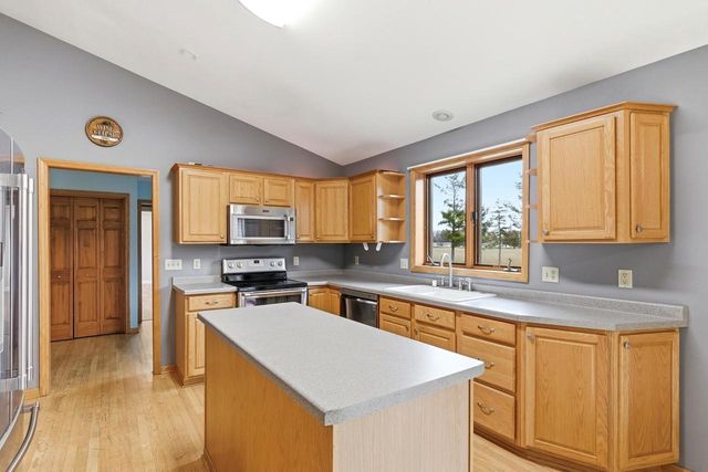 2734 Brooks Ridge Drive, Sun Prairie, WI 53590