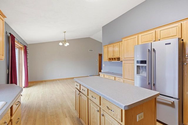 2734 Brooks Ridge Drive, Sun Prairie, WI 53590