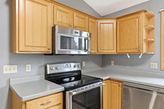 2734 Brooks Ridge Drive, Sun Prairie, WI 53590