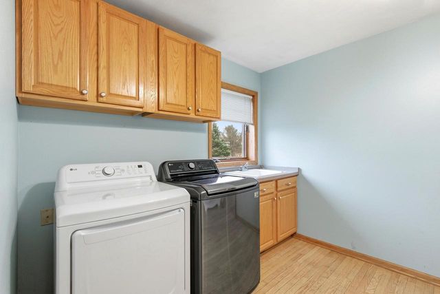 2734 Brooks Ridge Drive, Sun Prairie, WI 53590