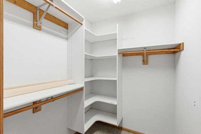 2734 Brooks Ridge Drive, Sun Prairie, WI 53590