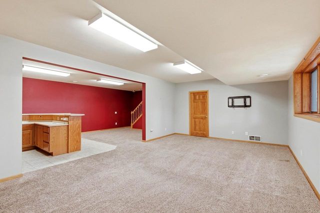 2734 Brooks Ridge Drive, Sun Prairie, WI 53590