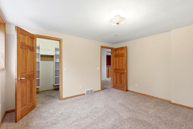 2734 Brooks Ridge Drive, Sun Prairie, WI 53590