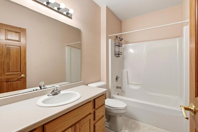 2734 Brooks Ridge Drive, Sun Prairie, WI 53590