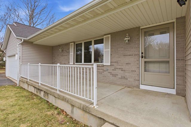 2734 Brooks Ridge Drive, Sun Prairie, WI 53590