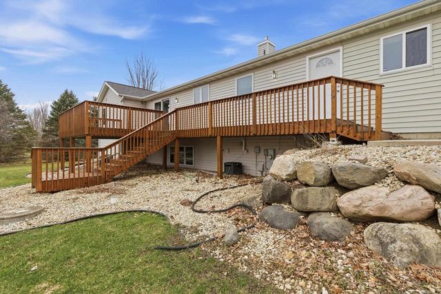 2734 Brooks Ridge Drive, Sun Prairie, WI 53590