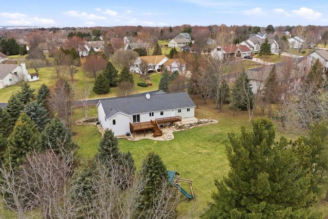 2734 Brooks Ridge Drive, Sun Prairie, WI 53590