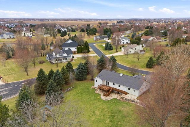 2734 Brooks Ridge Drive, Sun Prairie, WI 53590