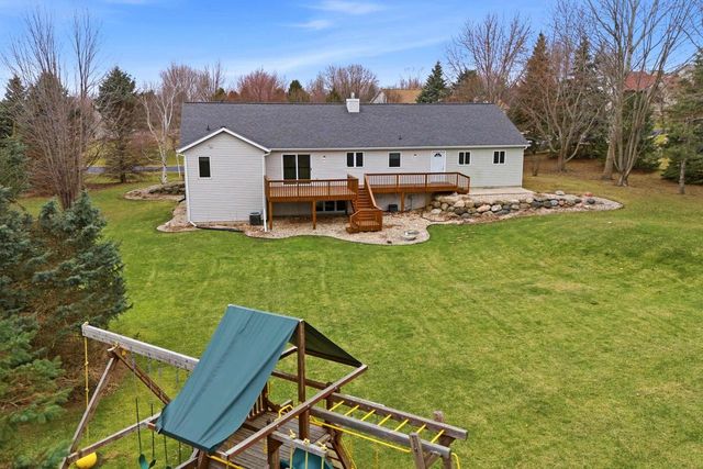 2734 Brooks Ridge Drive, Sun Prairie, WI 53590