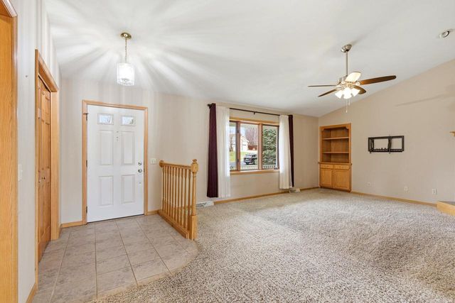 2734 Brooks Ridge Drive, Sun Prairie, WI 53590