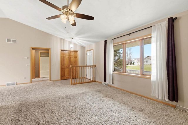 2734 Brooks Ridge Drive, Sun Prairie, WI 53590