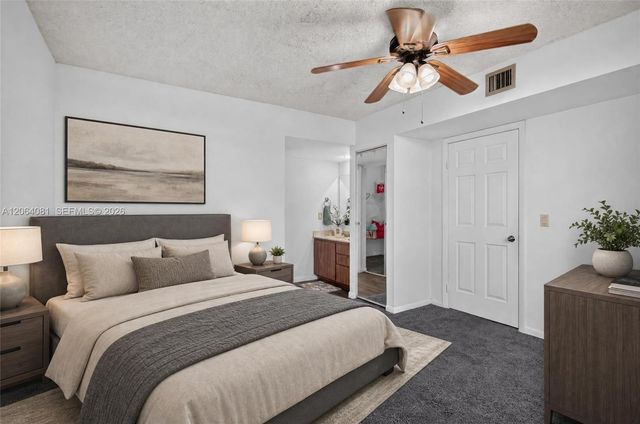 1713 Whitehall Drive 306, Davie, FL 33324