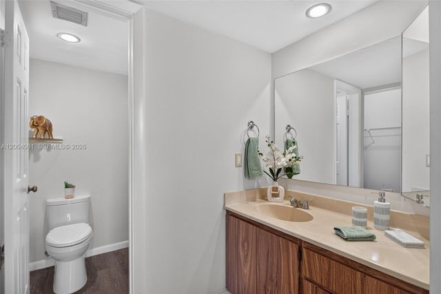 1713 Whitehall Drive 306, Davie, FL 33324
