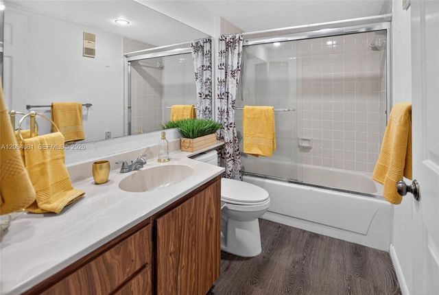 1713 Whitehall Drive 306, Davie, FL 33324