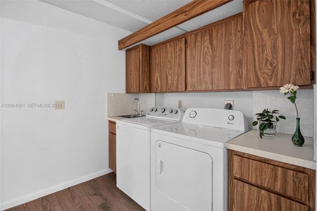 1713 Whitehall Drive 306, Davie, FL 33324