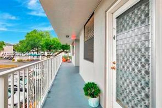 1713 Whitehall Drive 306, Davie, FL 33324