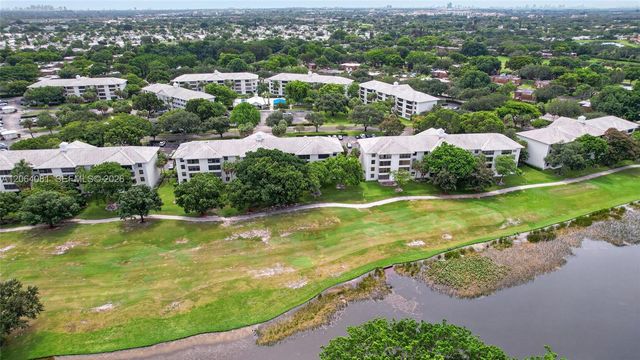 1713 Whitehall Drive 306, Davie, FL 33324