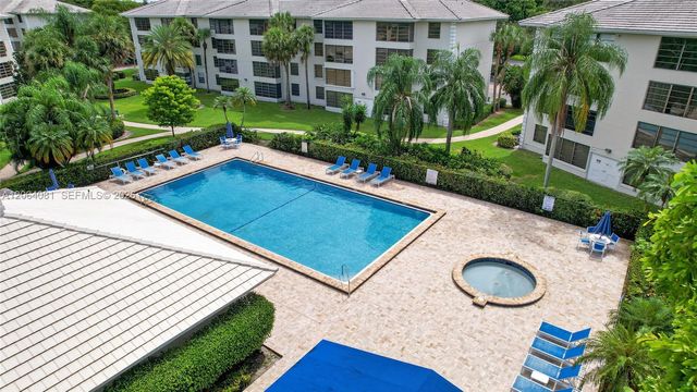 1713 Whitehall Drive 306, Davie, FL 33324