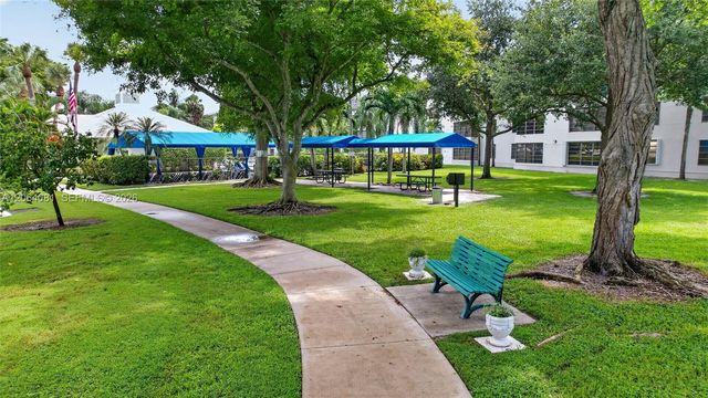 1713 Whitehall Drive 306, Davie, FL 33324