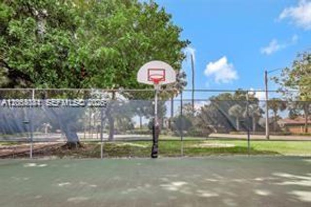 1713 Whitehall Drive 306, Davie, FL 33324