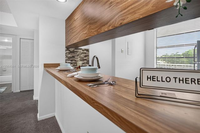 1713 Whitehall Drive 306, Davie, FL 33324