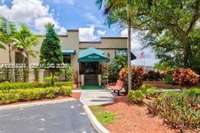 1713 Whitehall Drive 306, Davie, FL 33324