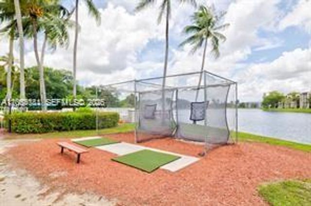 1713 Whitehall Drive 306, Davie, FL 33324