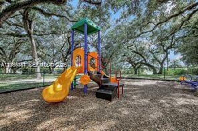 1713 Whitehall Drive 306, Davie, FL 33324