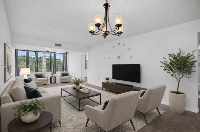 1713 Whitehall Drive 306, Davie, FL 33324