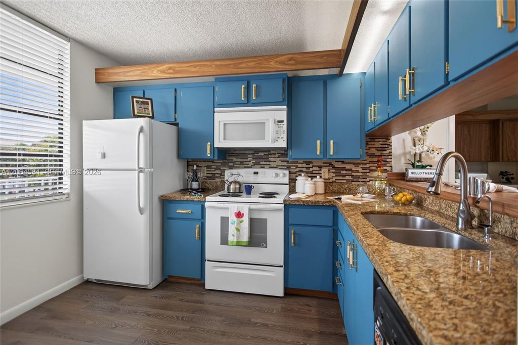 1713 Whitehall Drive 306, Davie, FL 33324