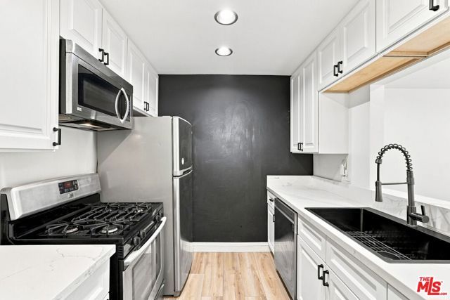 4812 Hollow Corner Road 151, Culver City, CA 90230