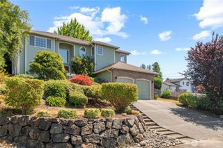 5207 69th Drive NE, Marysville, WA 98270