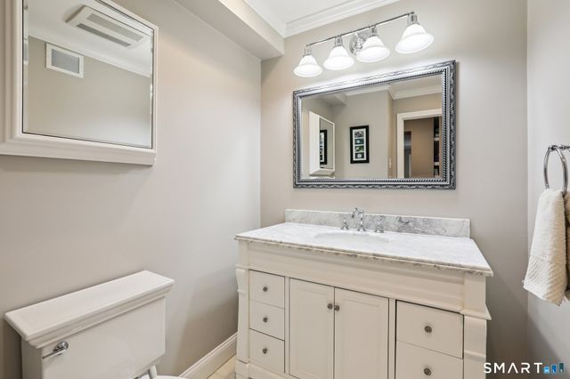 4 Candlewood Road, New Fairfield, CT 06812