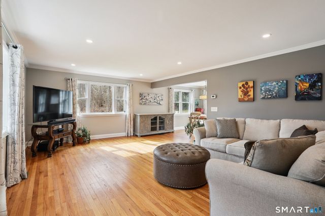 4 Candlewood Road, New Fairfield, CT 06812